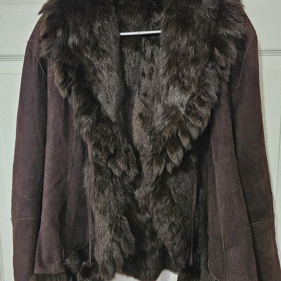 Luxurious Rabbit Fur Coat - Picture 5 of 11